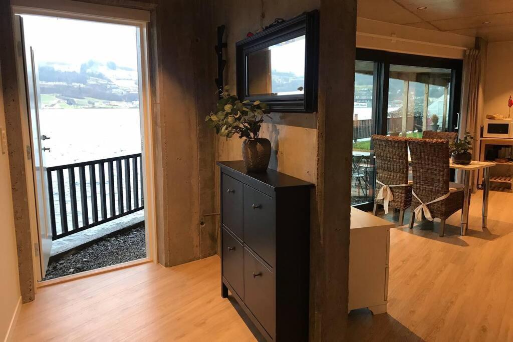 Panoramaresort In Hardangerfjorden Leilighet I Sjokanten Ved Hardangerfjorden For 7 Personer Boat , Sauna,Kajak, Sup For Rent Oystese Bagian luar foto