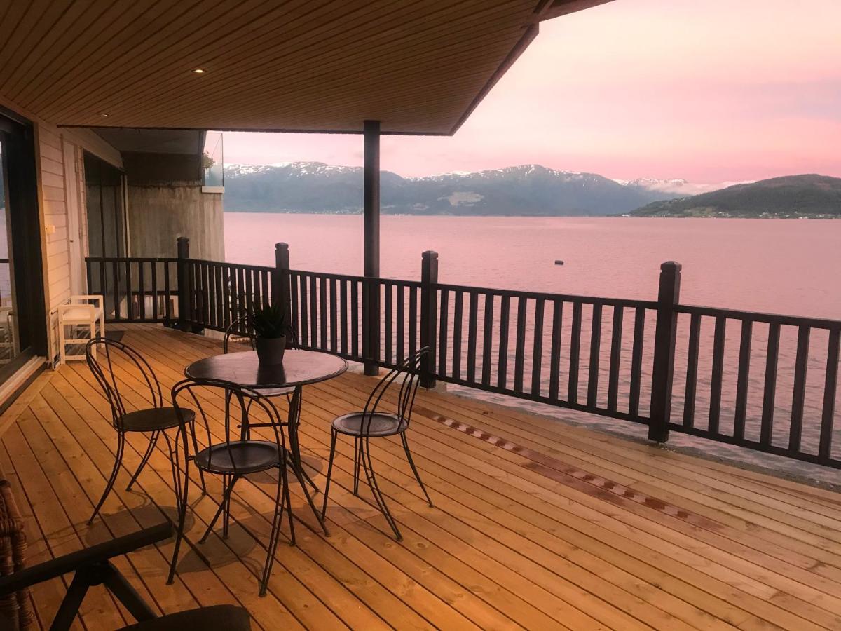 Panoramaresort In Hardangerfjorden Leilighet I Sjokanten Ved Hardangerfjorden For 7 Personer Boat , Sauna,Kajak, Sup For Rent Oystese Bagian luar foto