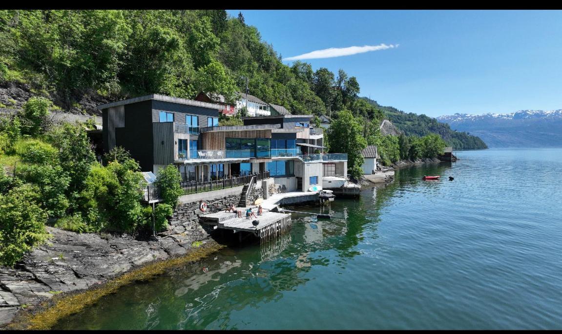 Panoramaresort In Hardangerfjorden Leilighet I Sjokanten Ved Hardangerfjorden For 7 Personer Boat , Sauna,Kajak, Sup For Rent Oystese Bagian luar foto